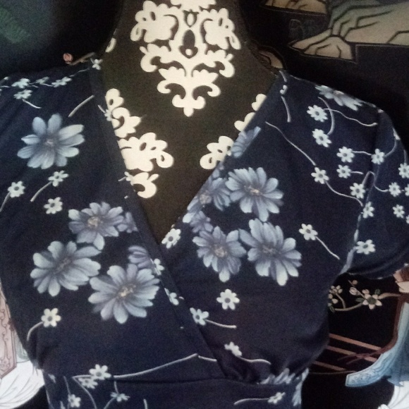 IN CHARGE brand BLUE BLOUSE - Picture 2 of 4